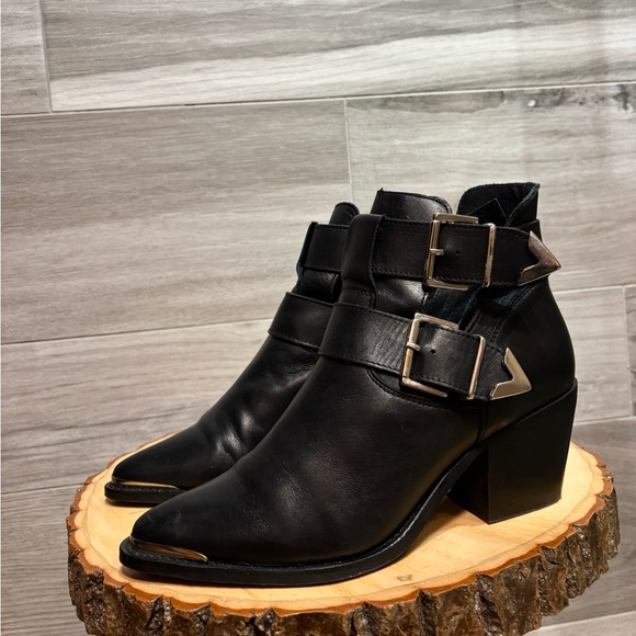 Genuine Black Leather Ankle Boots with Silver Buckle and tips size 8 - Picture 4 of 9